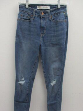 EUC Signature Levis Blue Distressed 5 Pocket Mid Rise Skinny Jeans Womens 2